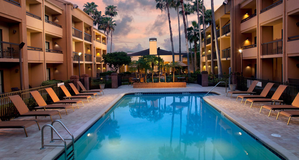 Courtyard St. Petersburg Clearwater Hotel Exterior photo